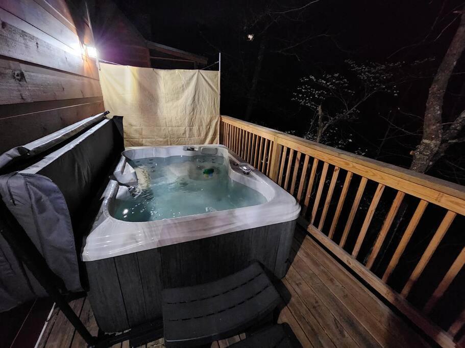 Dancing Bear Cabin- Relax & Enjoy! Sevierville Exterior foto
