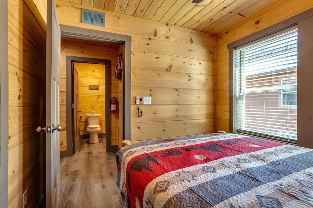 Dancing Bear Cabin- Relax & Enjoy! Sevierville Exterior foto