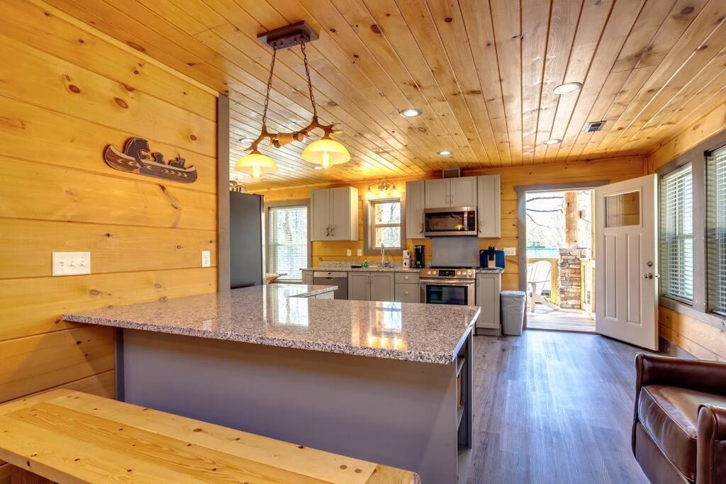 Dancing Bear Cabin- Relax & Enjoy! Sevierville Exterior foto